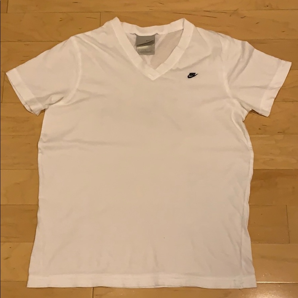 Women’s Nike white v-neck cotton t-shirt size S